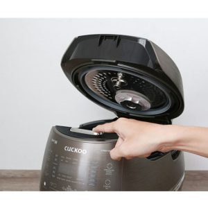 Nồi cơm cao tần Cuckoo 1.8 lít CRP-CHSS1009FN giá tốt - góc nhìn 4
