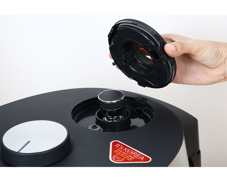Nồi cơm áp suất cao tần Cuckoo CRP-LHTR1009F/BK Nồi cơm áp suất cao tần Cuckoo CRP-LHTR1009F/BK - góc nhìn 3