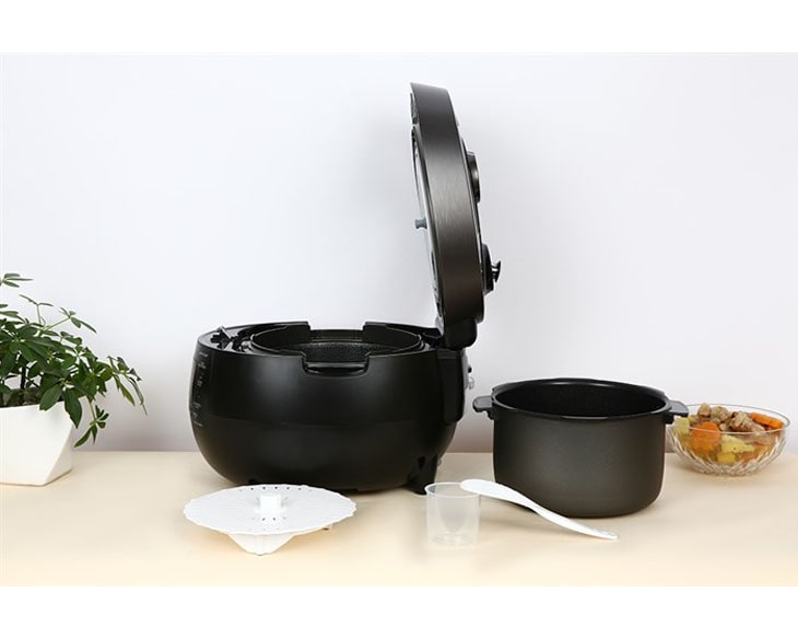 Nồi cơm áp suất Cuckoo 1.8 lít CRP-RT1008F/BKTSVNCV Nồi cơm áp suất Cuckoo 1.8 lít CRP-RT1008F/BKTSVNCV - góc nhìn 3