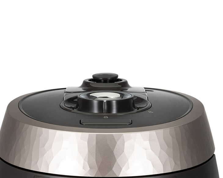 Nồi cơm điện tử áp suất Cuckoo 1.8 lít CRP-R1000F/BKGBCRVNCV Nồi cơm điện tử áp suất Cuckoo 1.8 lít CRP-R1000F/BKGBCRVNCV - góc nhìn 4
