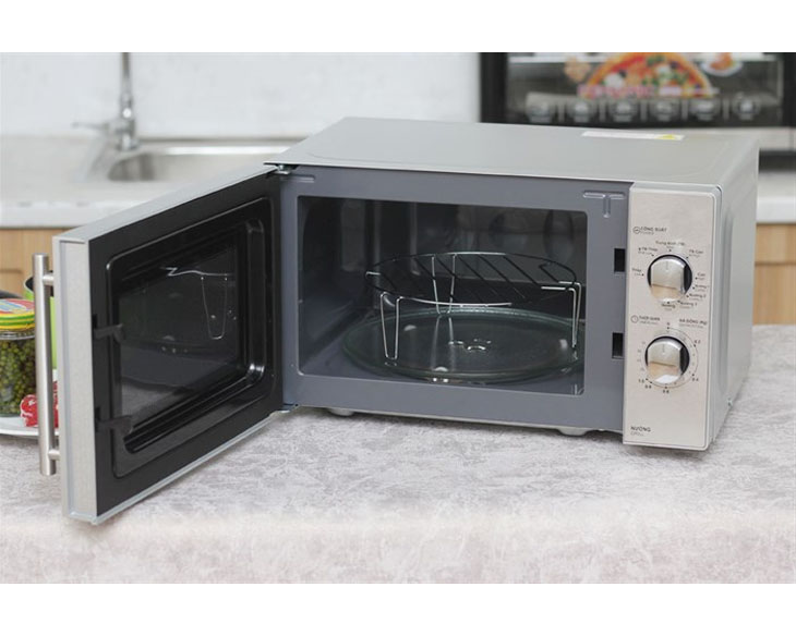 Lò vi sóng Sharp R-G227VN-M 20 lít chính hãng, giá tốt Lò vi sóng Sharp R-G227VN-M 20 lít chính hãng, giá tốt - góc nhìn 3